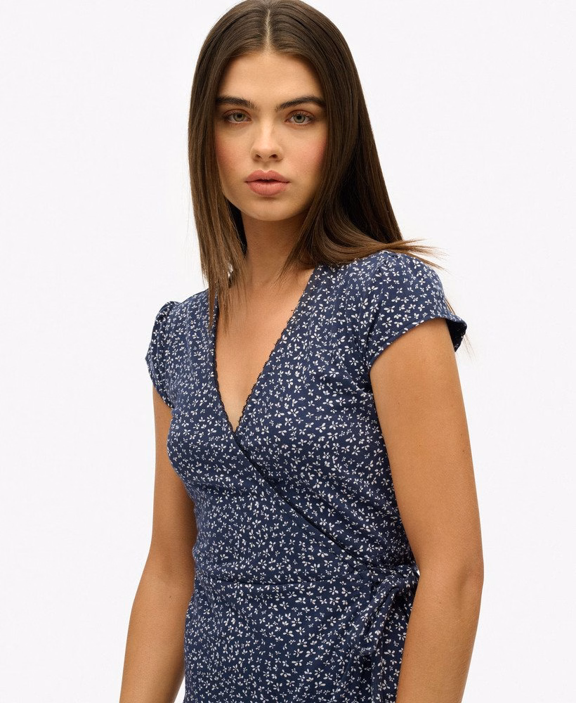 Vestido envelope essencial para atividades físicas