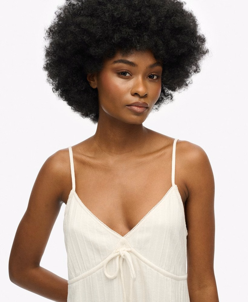 Vestido curto de alças texturizado