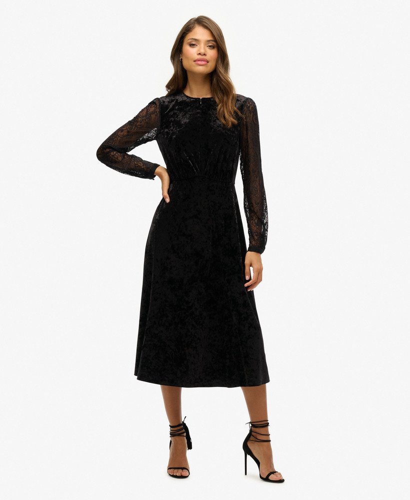 vestido midi de veludo com mangas de renda na cor preta.