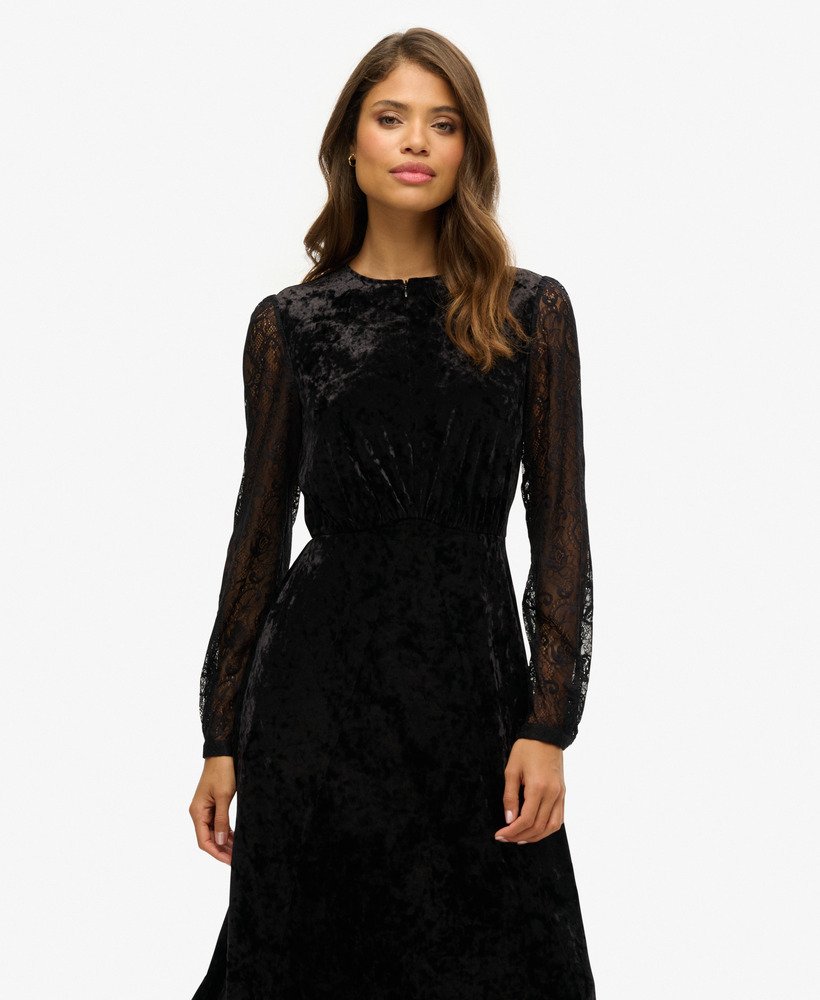 vestido midi de veludo com mangas de renda na cor preta.