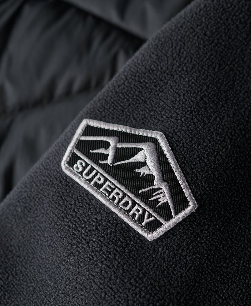 jaqueta storm fleece na cor azul marinho eclipse