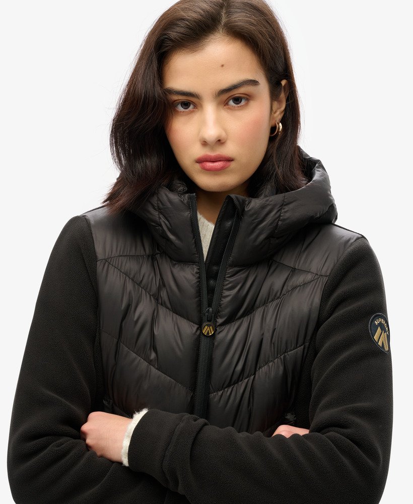 jaqueta de lã polar com capuz storm na cor preta.