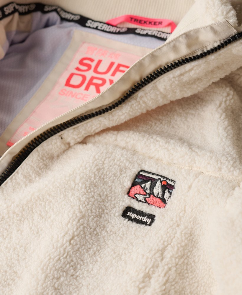 jaqueta borg trekker com capuz na cor off white