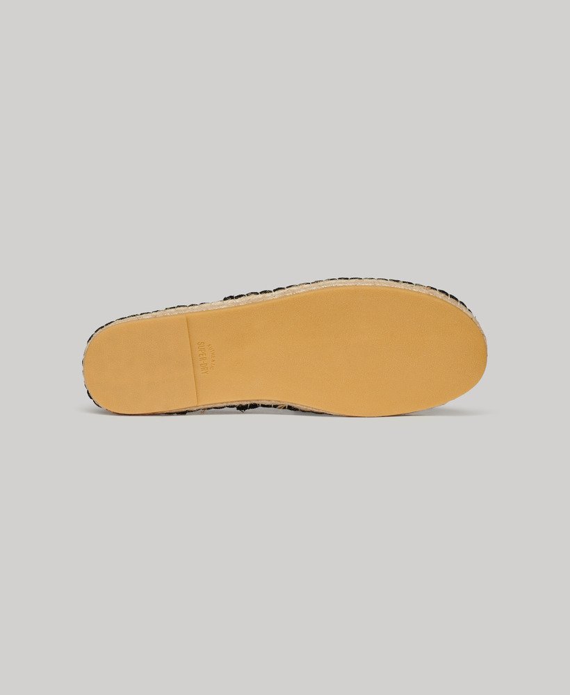 sapatos espadrille de lona na cor preta.