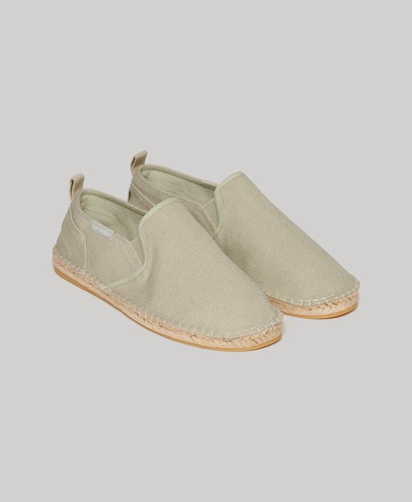 sapatos espadrille de lona na cor marrom-pedra.