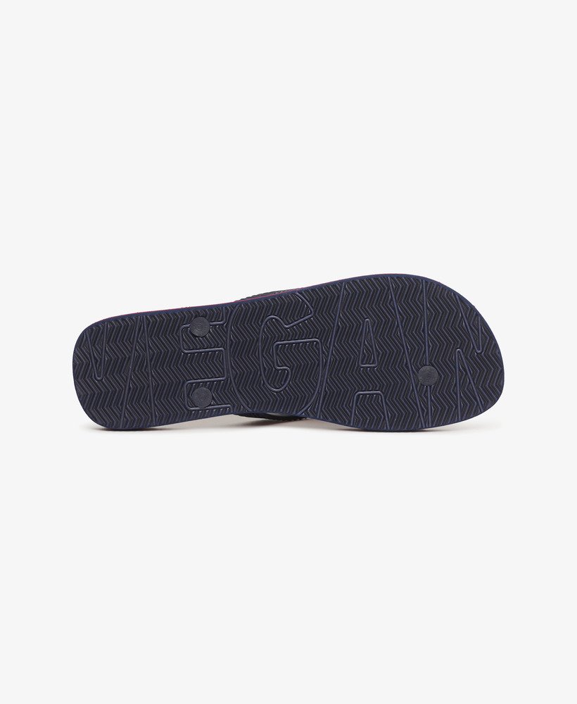 chinelo vintage vegano na cor azul marinho intenso.