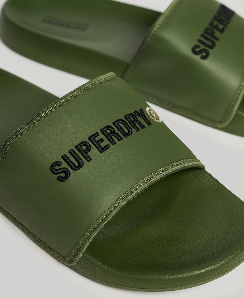 chinelo de piscina vegano tarp na cor cáqui oliva