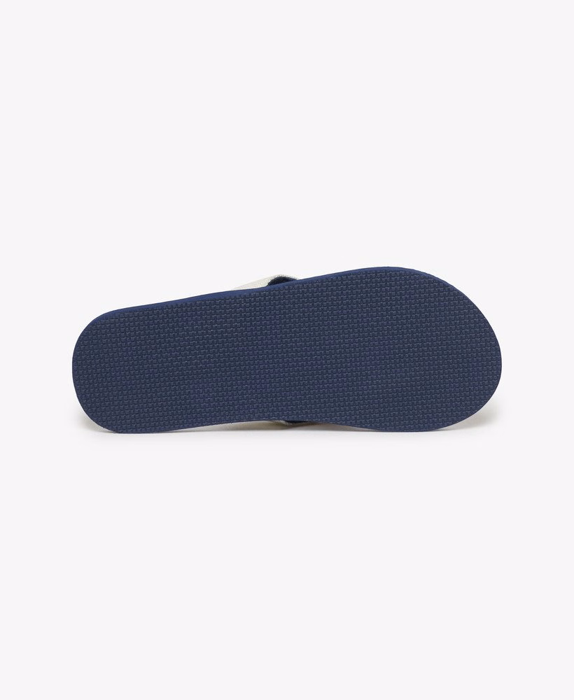 Chinelo de dedo com estampa de cortiça