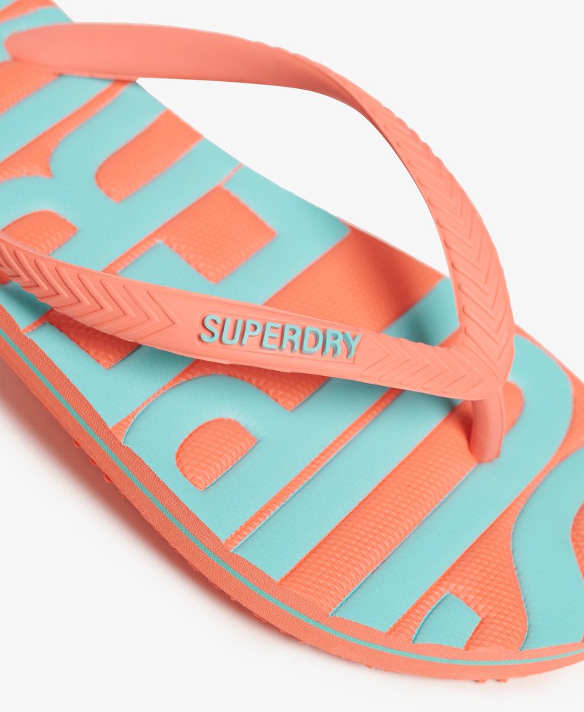 chinelo vintage na cor coral.