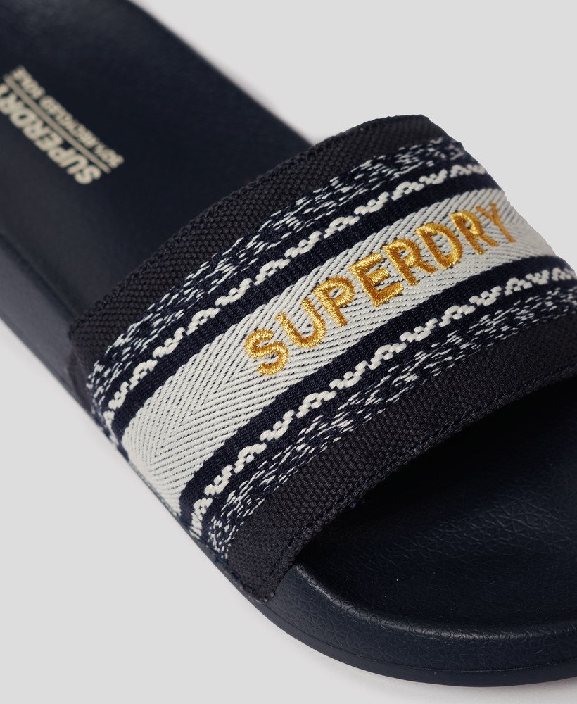 chinelo de piscina vegano em tecido na cor azul marinho puro