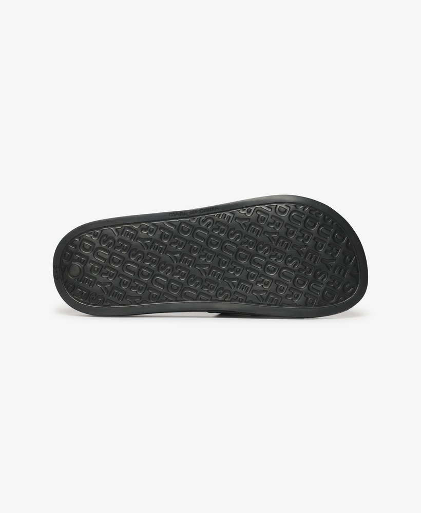 chinelo de piscina com logo vegano na cor pretopreto
