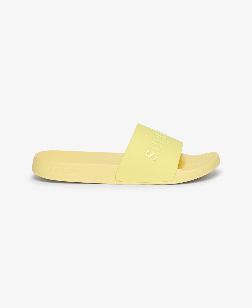 chinelo de piscina com logo vegano na cor verde limão ensolarado