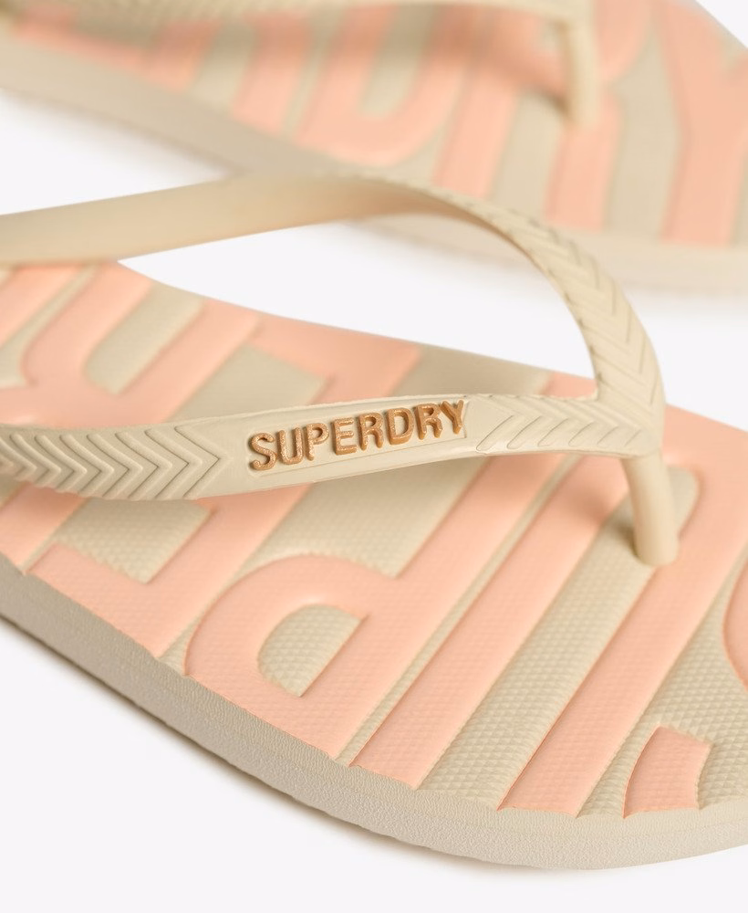 Chinelo com o logotipo principal