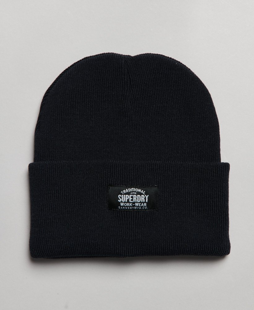 gorro de tricô clássico na nova cor preta intensa.