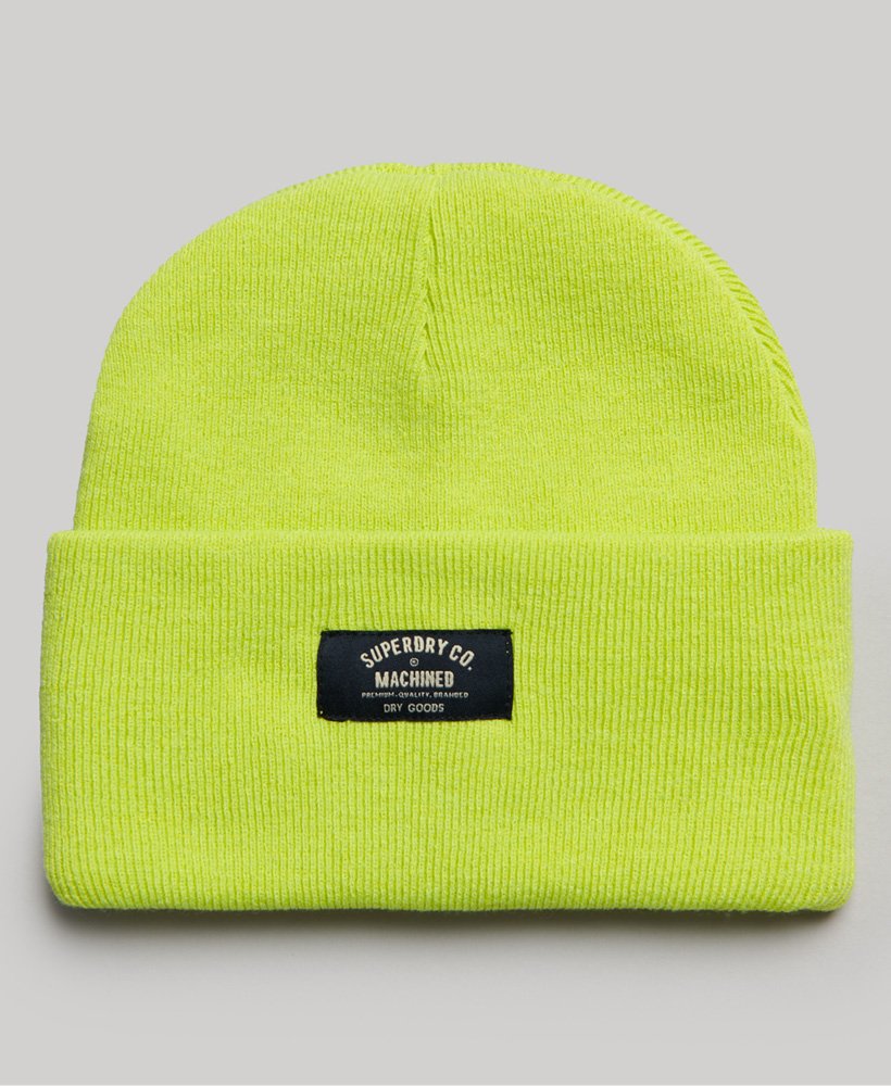 gorro de tricô clássico na cor verde prímula.
