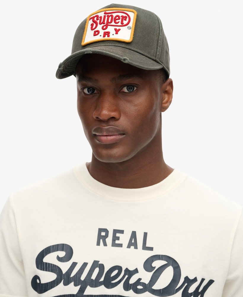 boné trucker estampado na cor preto vintage