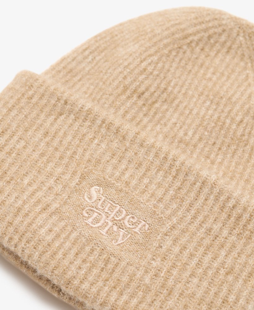 gorro de malha canelada macia na cor marrom coco tostado
