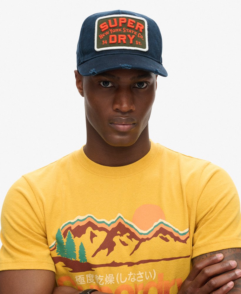 boné trucker estampado na cor azul marinho
