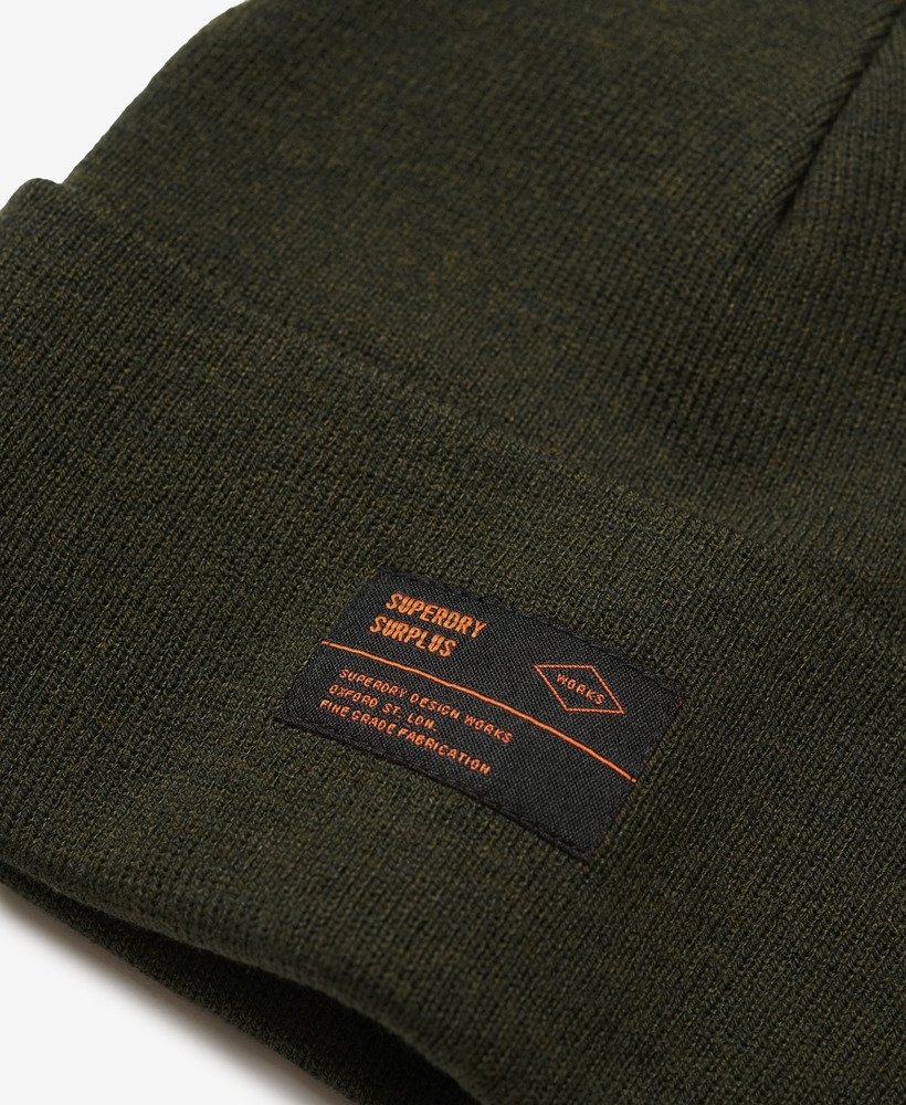 gorro de malha surplus goods na cor verde-oliva