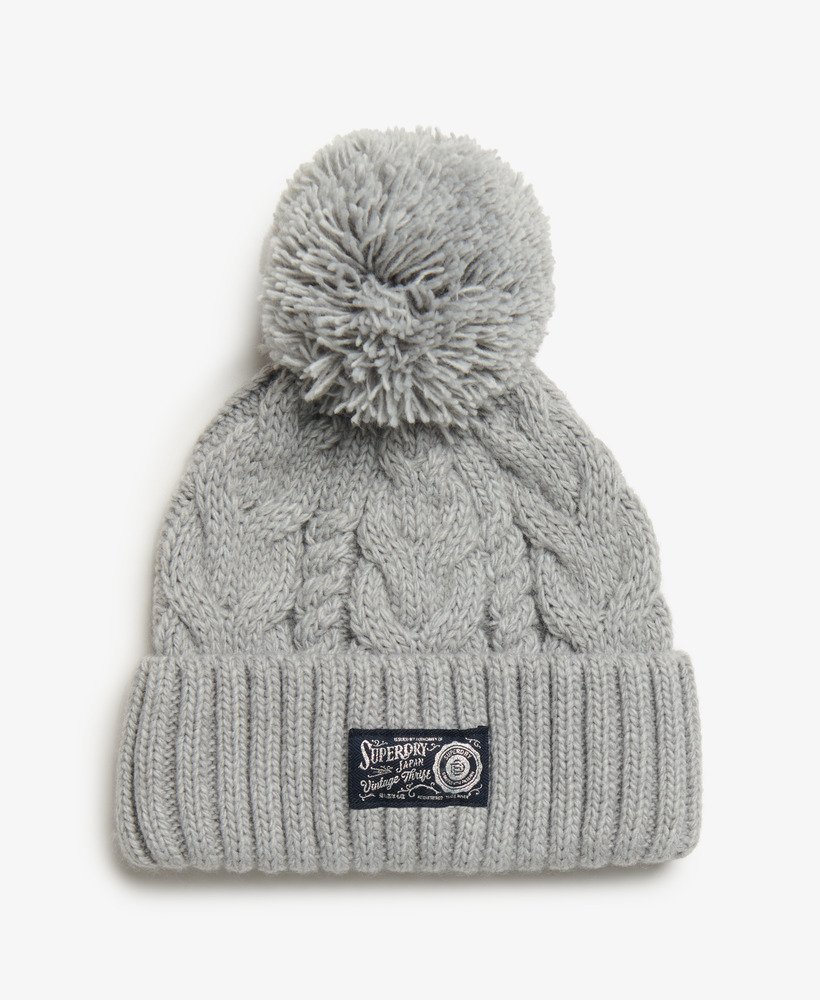 gorro de tricô grosso na cor cinza pomba