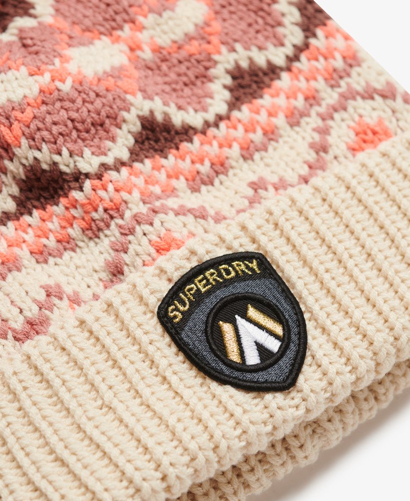 gorro de malha apres ski na cor noz-moscada com estampa fairisle