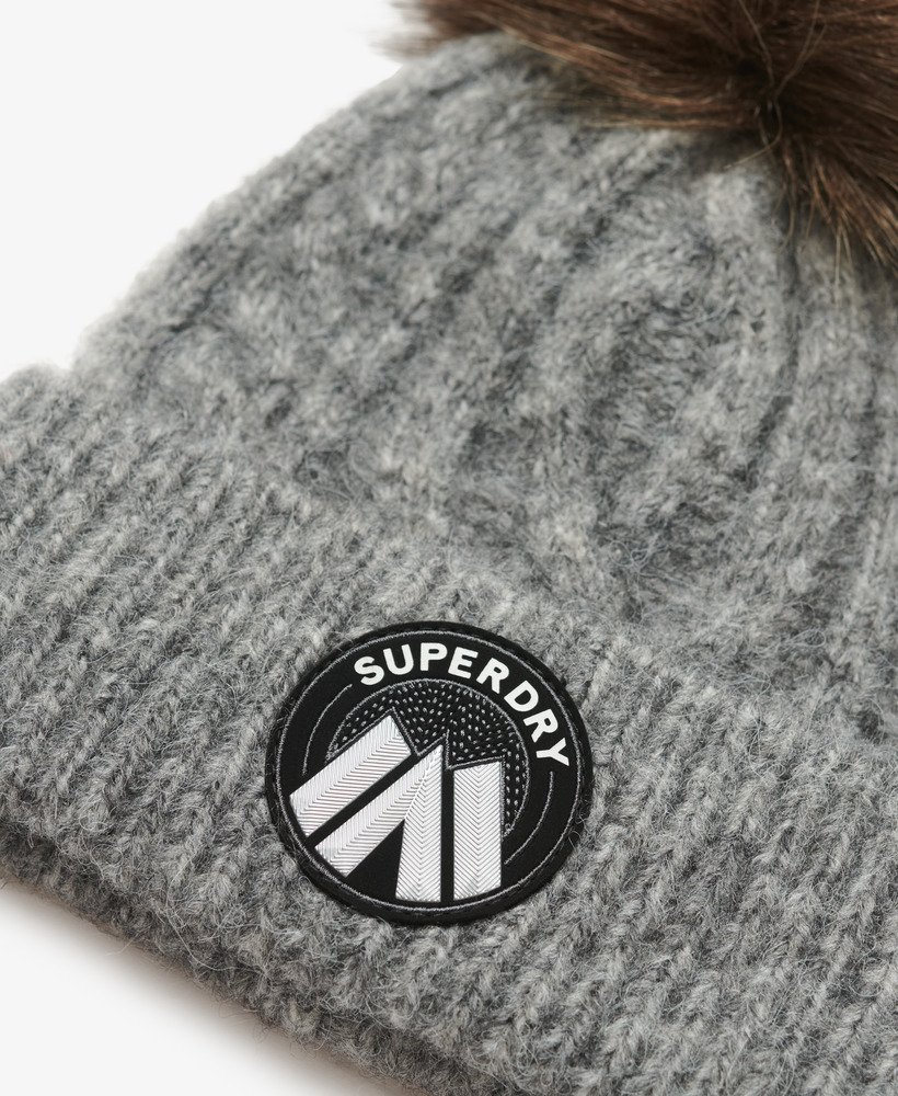 gorro de malha trançada luxe na cor cinza mescla escandinavo