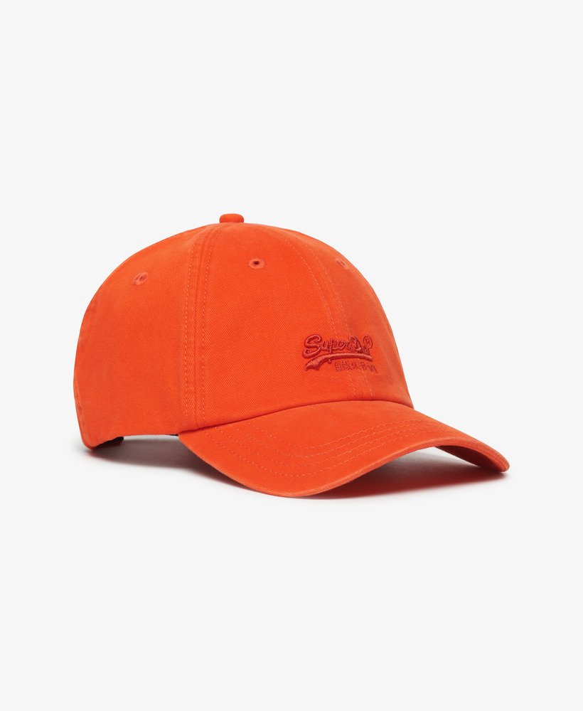 boné vintage bordado na cor laranja.