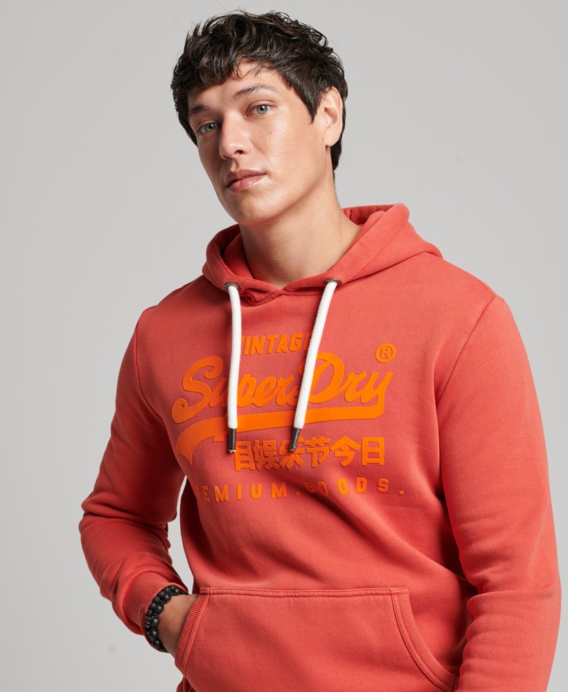 moletom com capuz vintage com logo neon em vermelho estilo americano