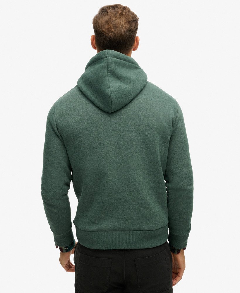 moletom com capuz e estampa de logo em relevo na cor verde mescla buck green.