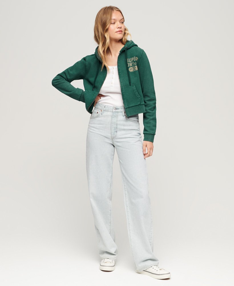 moletom cropped com zíper athletic essentials na cor verde pinho escuro
