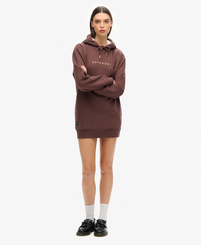 vestido com capuz luxuoso com logo metálico na cor marrom torrado francês