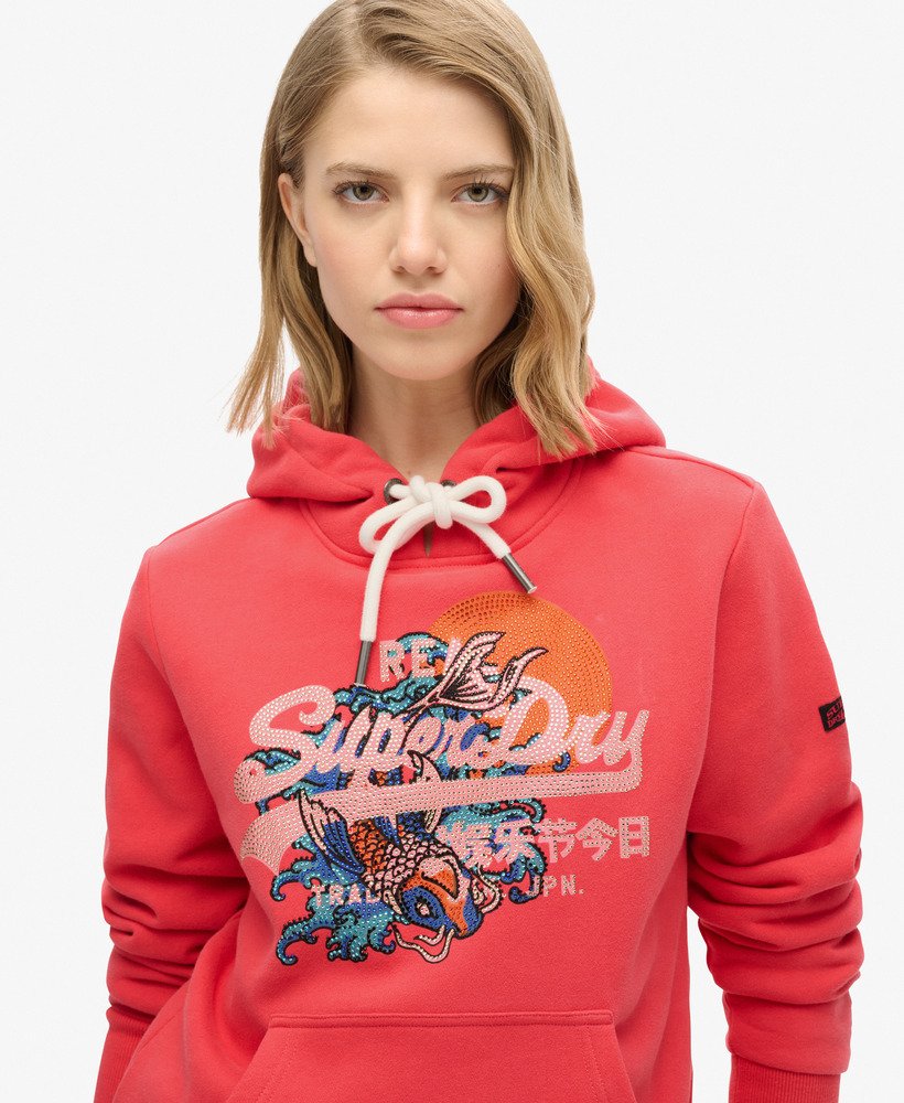 moletom com capuz tokyo vintage logo graphic na cor vermelho refrigerante