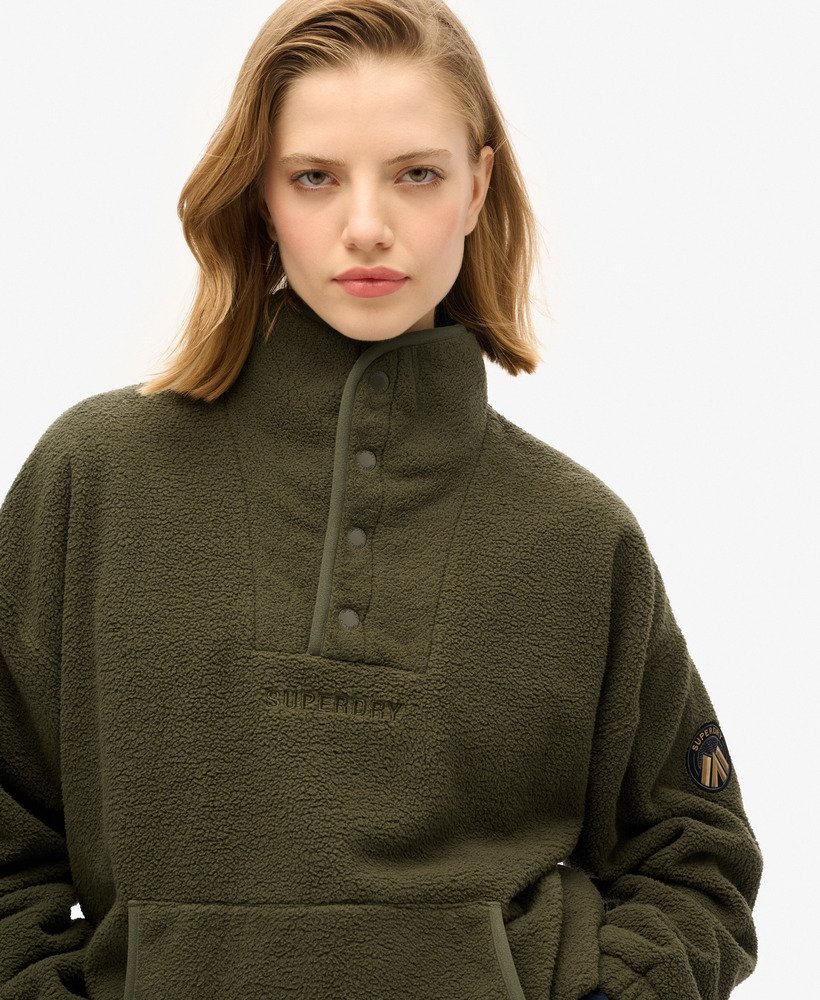 moletom henley sport tech sherpa na cor cáqui militar