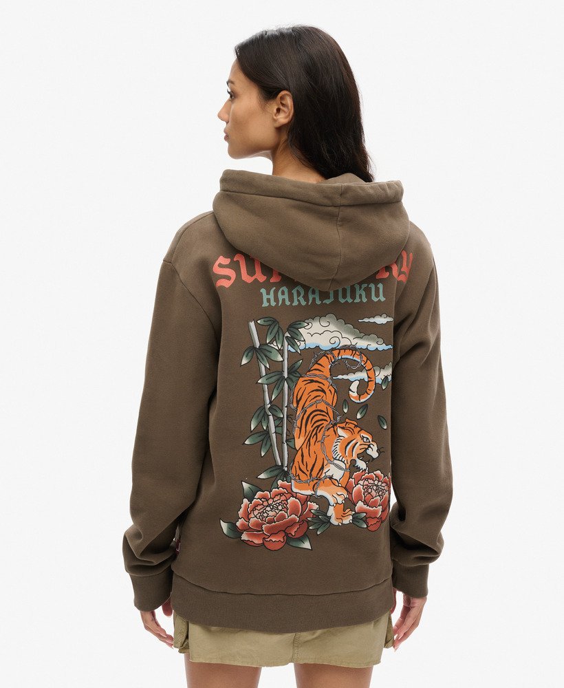 moletom oversized com estampa de tatuagem na cor cáqui escuro.