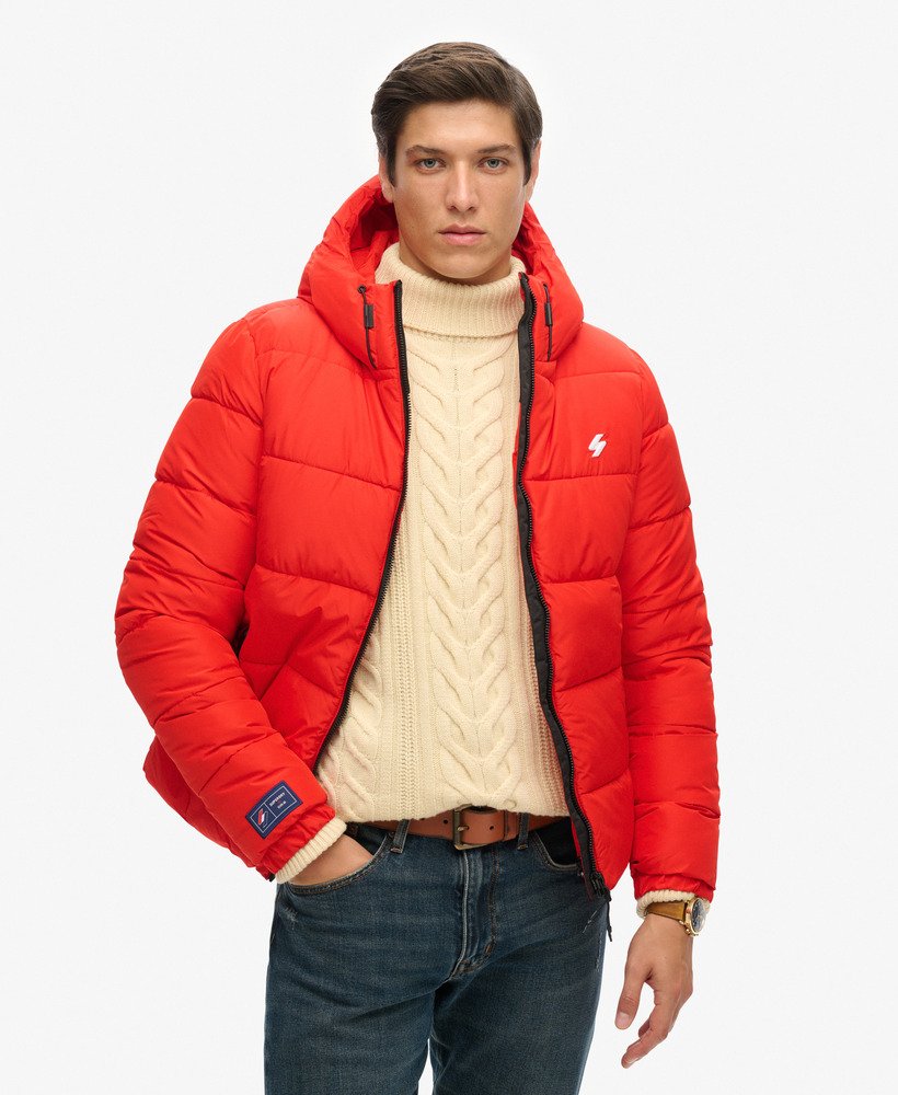 jaqueta esportiva puffer com capuz na cor vermelho vibrante
