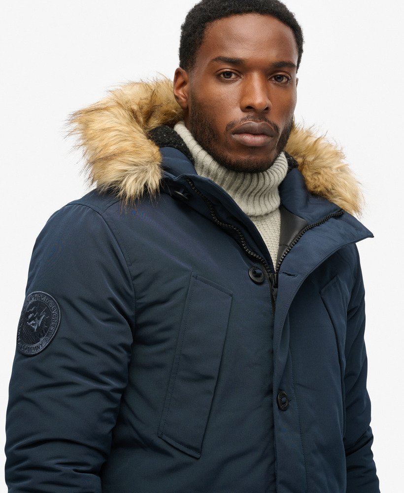 parka com capuz everest em pele sintética na cor nordic chrome navy