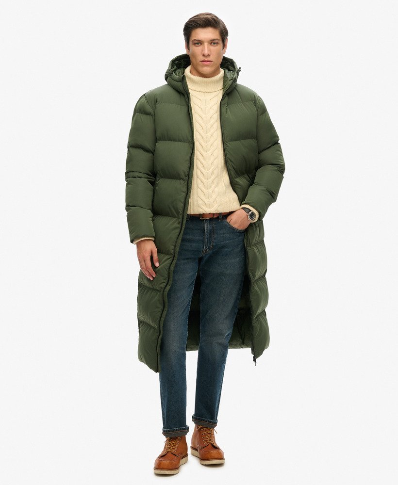 casaco puffer extra longo em bolsa de lona