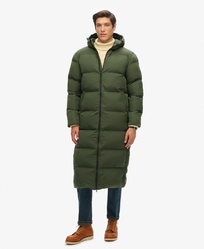 casaco puffer extra longo em bolsa de lona