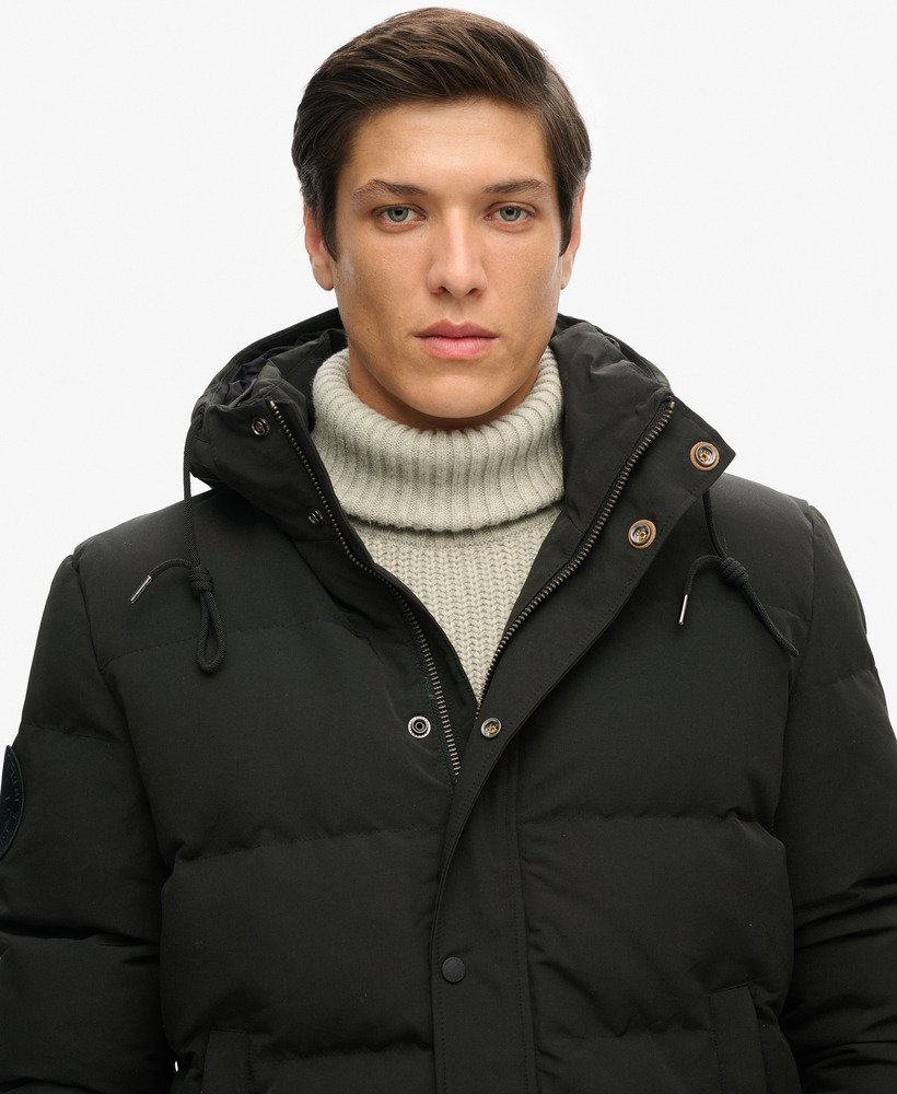 jaqueta puffer com capuz everest na cor preto jato