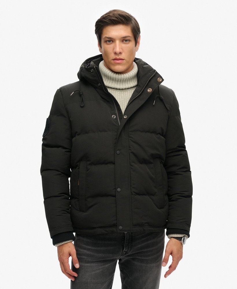 jaqueta puffer com capuz everest na cor preto jato