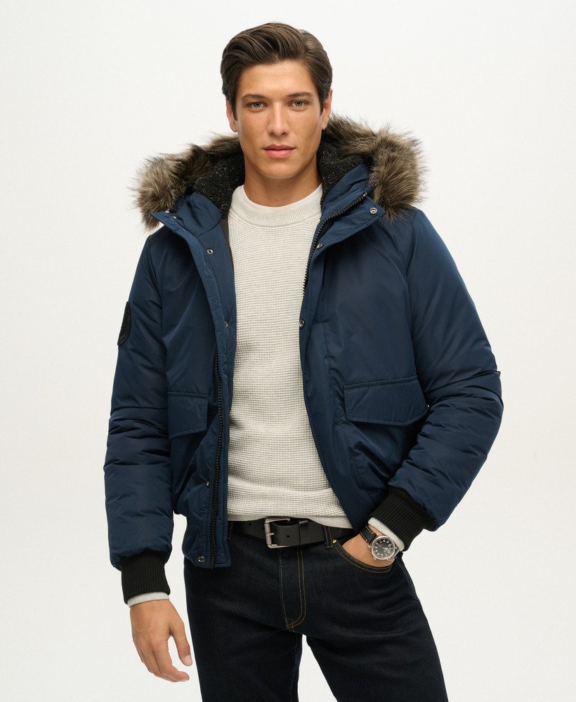 jaqueta bomber everest na cor azul marinho náutico.