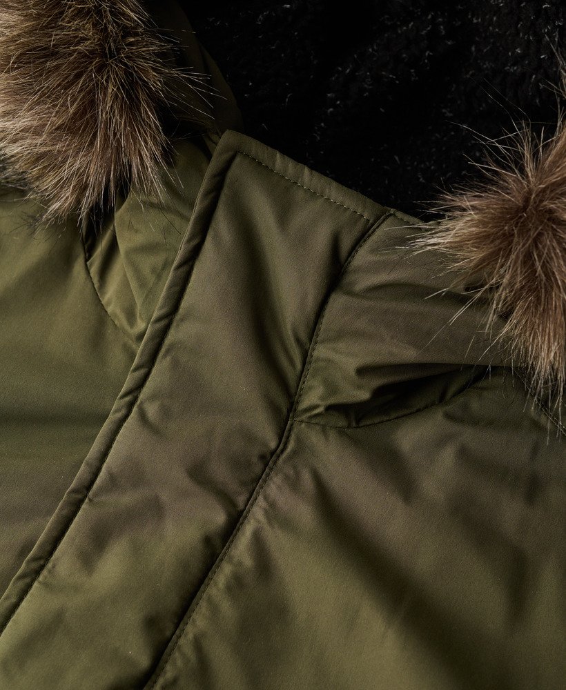 jaqueta bomber everest na cor cáqui militar