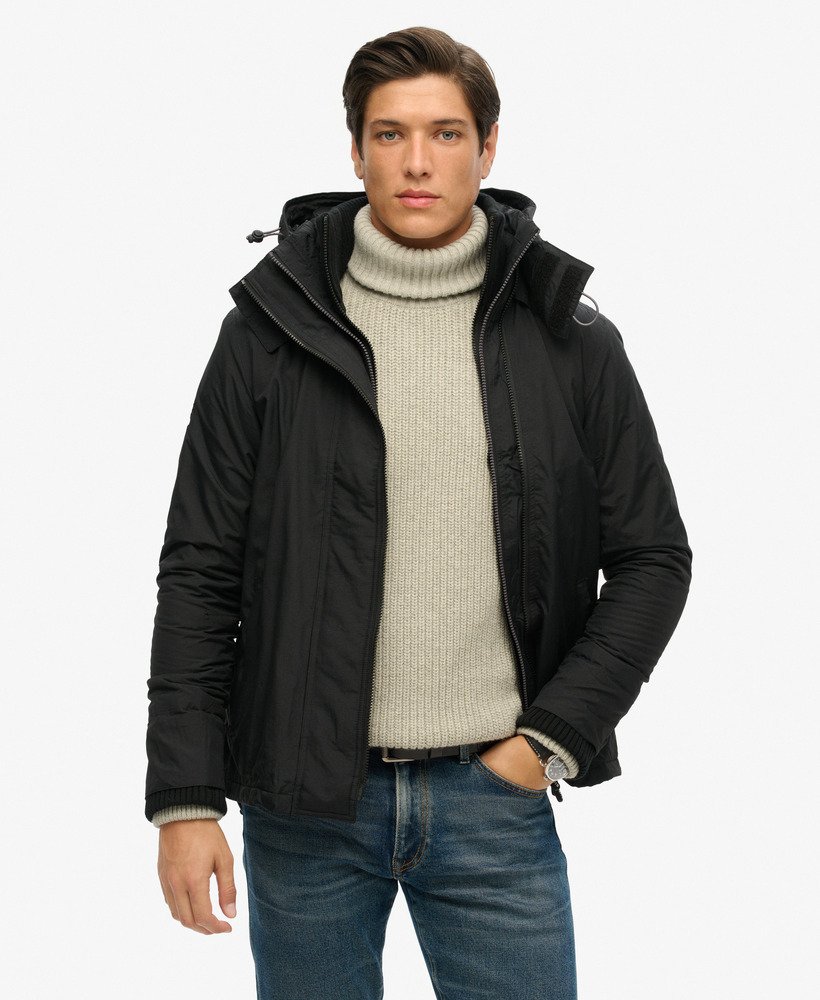 jaqueta corta-vento arctic sd com capuz e zíper frontal na cor pretopedra