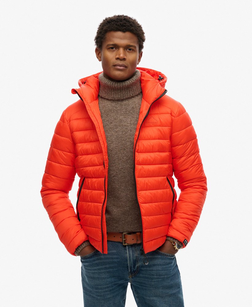 jaqueta acolchoada com capuz fuji sport na cor laranja vibrante.