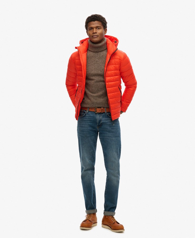 jaqueta acolchoada com capuz fuji sport na cor laranja vibrante.
