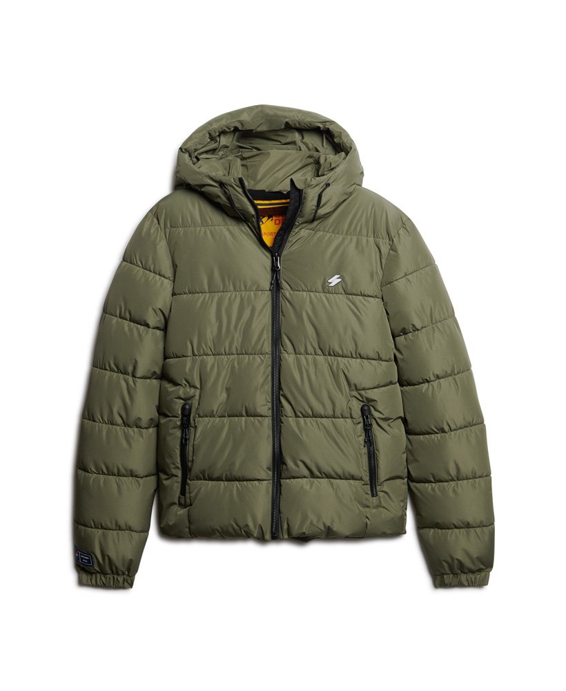jaqueta esportiva puffer com capuz na cor verde-oliva acinzentado