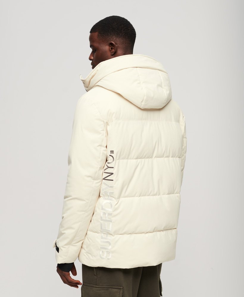 jaqueta parka acolchoada com capuz city estilo corta-vento na cor cinza nórdico.