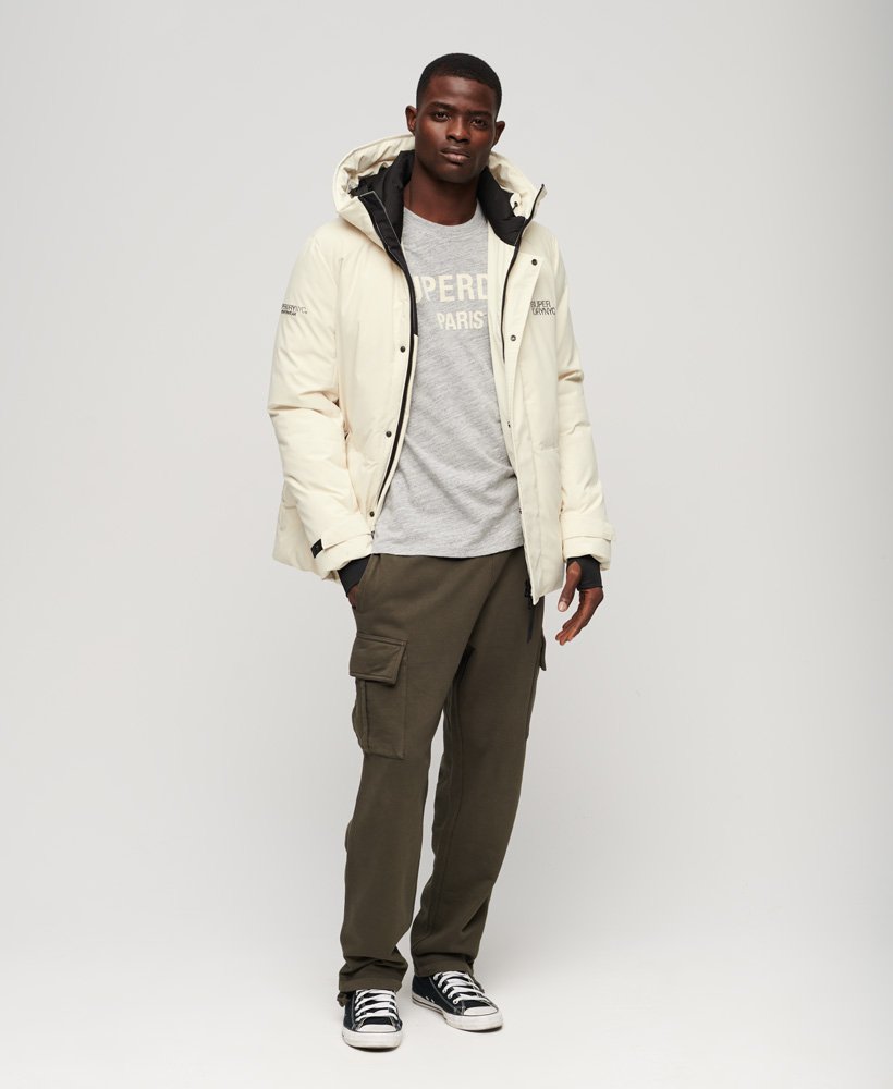 jaqueta parka acolchoada com capuz city estilo corta-vento na cor cinza nórdico.