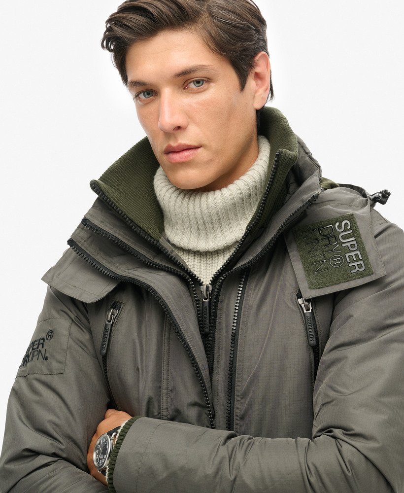 jaqueta corta-vento mountain sd na cor verde-oliva surplus goods