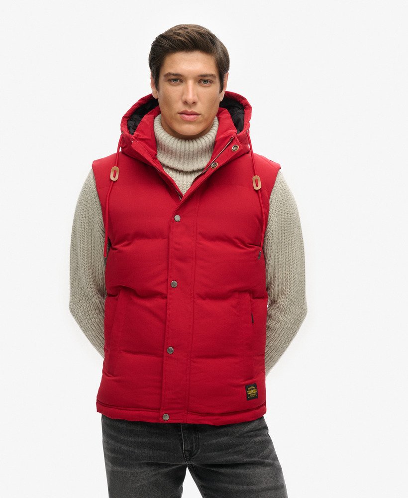 colete acolchoado com capuz everest na cor vermelho escuro